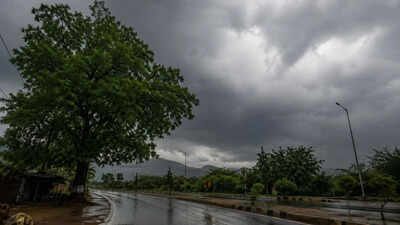 देश के कई राज्यों में मौसम बदला